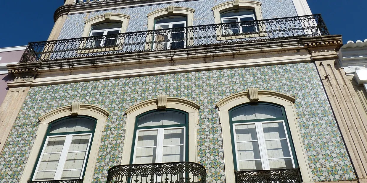 How To Remove Tiles