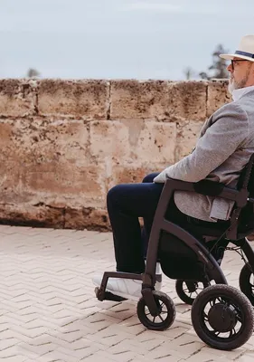 Homecraft Folding Three Wheeled Rollator