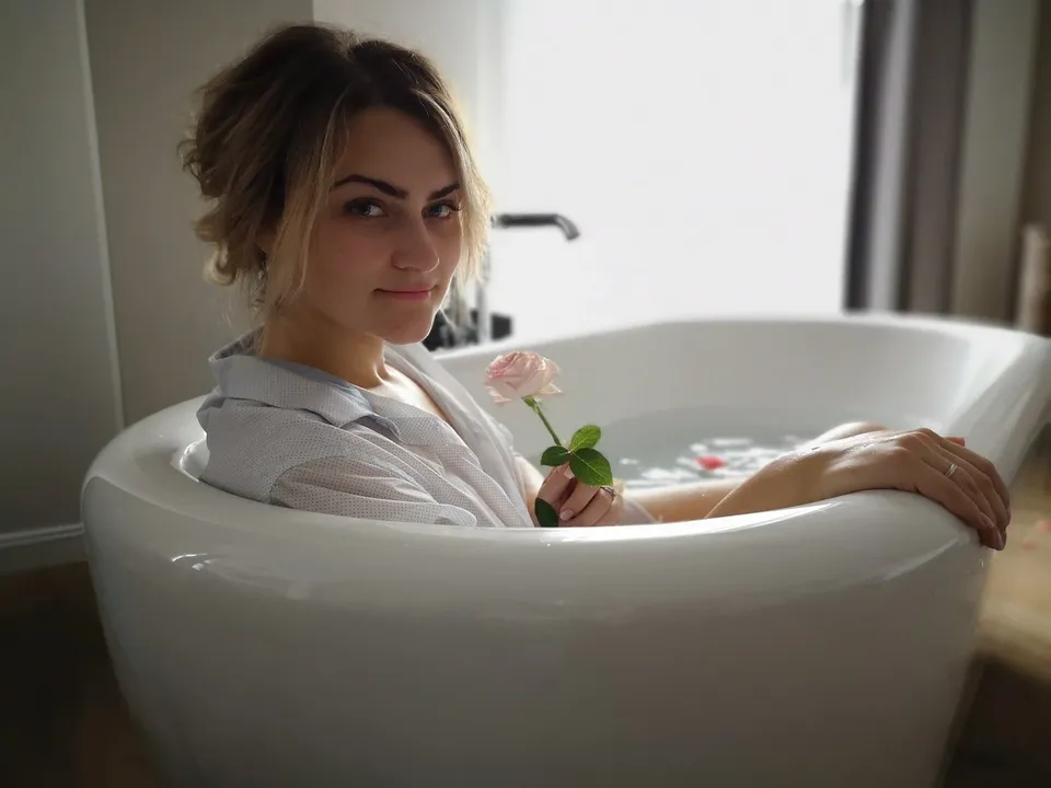 how to seal around a bath